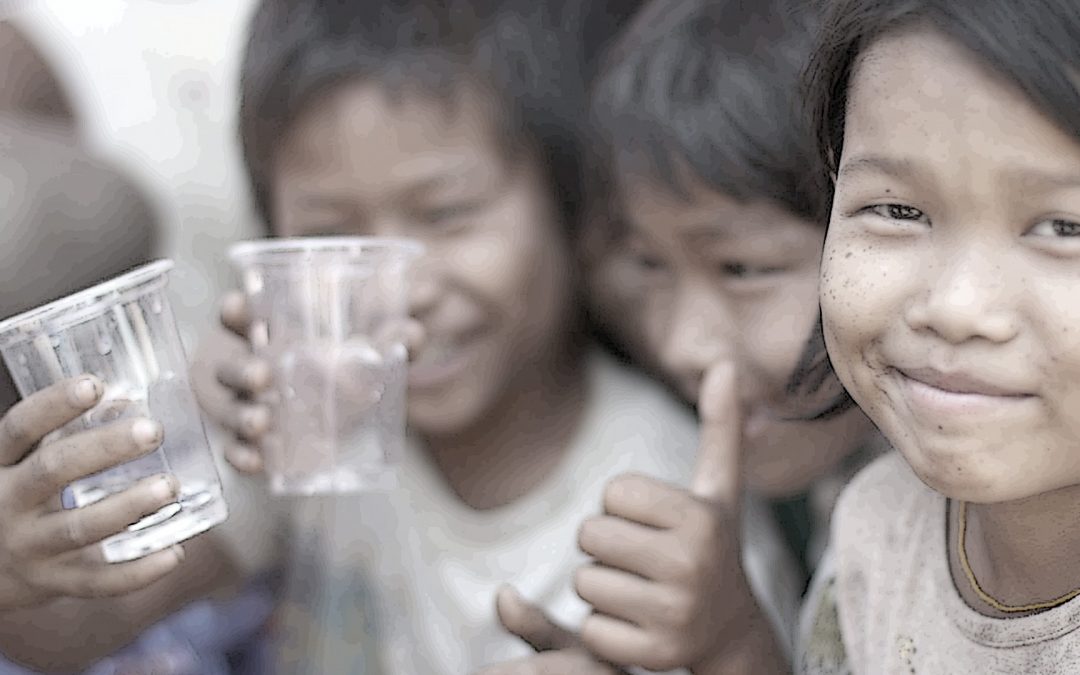 No solo para la salud: el mejor acceso al agua en los hogares puede impactar positivamente en la economía